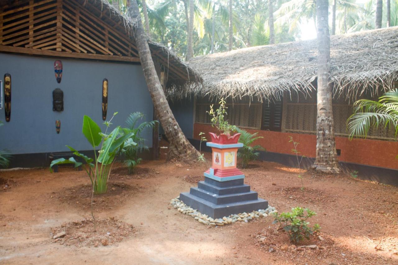 Palm Trees Ayurvedic Heritage Patnem Beach Exteriör bild